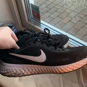 Nike träningsskor  - Storlek 40. I gott skick men använda.