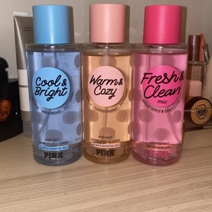 Victoria Secrets - (❌WARM AND COZY och FREASH & CLEAH är sålda❌)Säljer dessa 3 parfymer från victoria secrets då dom inte är något för mig! Alla är typ nya, som man kan se!1 för 120kr alla för 350kr!