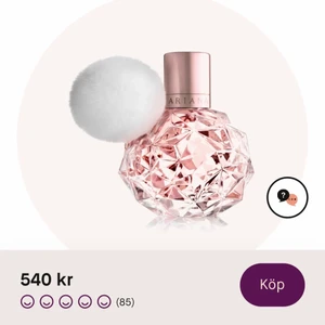 Arians Grande parfym - Arians Grande parfym i 50ml, strax över hälften kvar i flaskan. 💓 priset är som alltis ink frakt