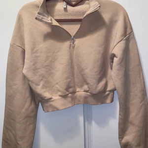 Cropped sweatshirt  - Storlek S