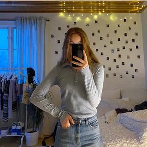 Tröja - Ljusblå tröja med knappar 🥰 jätteskön! 