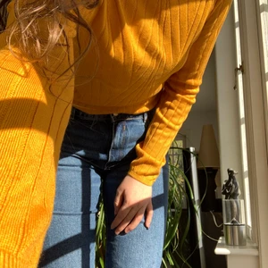 Skön stickad tröja från Adolfo Dominguez  - Knappt använd, pga inte riktigt min färg. Originalproduktioner 1100. Priset är diskuterbart! Kontakta för fler bilder! Har fler annonser, kolla in dem!