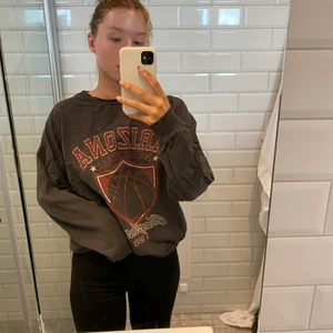 Collagetröja - Snygg collagetröja från asos i storlek 38 