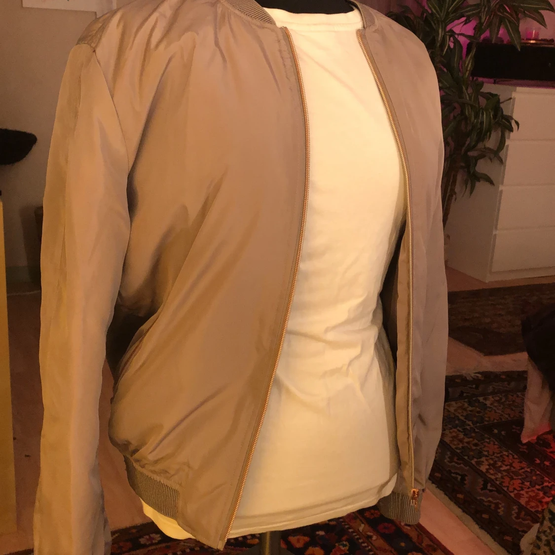 Skitsnygg bomberjacka  - 91