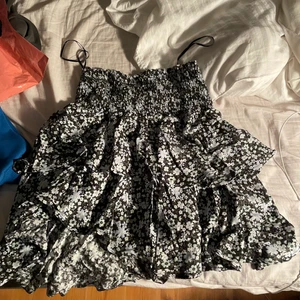 Superfin blommig kjol från gekås - En blommig kjol från gekås Ullared! 