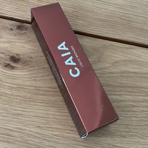 Caia bronzer!! - Säljer ett oöppnat liquid bronzer i färgen havana, säljer då jag har två. Älskar denna bronzern men det r så pass mycket i dem att det räcker med en. Nypris 295, mitt pris 220 inkl frakt💞💞