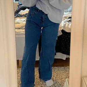 Vida jeans - Ett par vida jeans från NAKD! Jätte fint skick💗