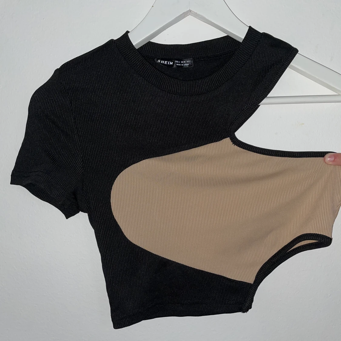 Halv Off Shoulder - 90