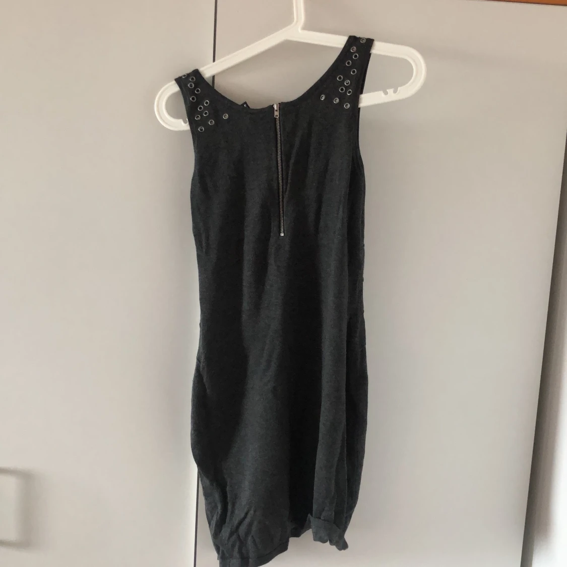 38 grå kläning - 90