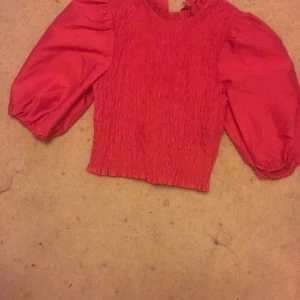 💕Snygga byxor med en tröja på köpet så fint 💕 - Så fina kläder älskar dom och jag tror att ni kommer älska dom lika mycket💕