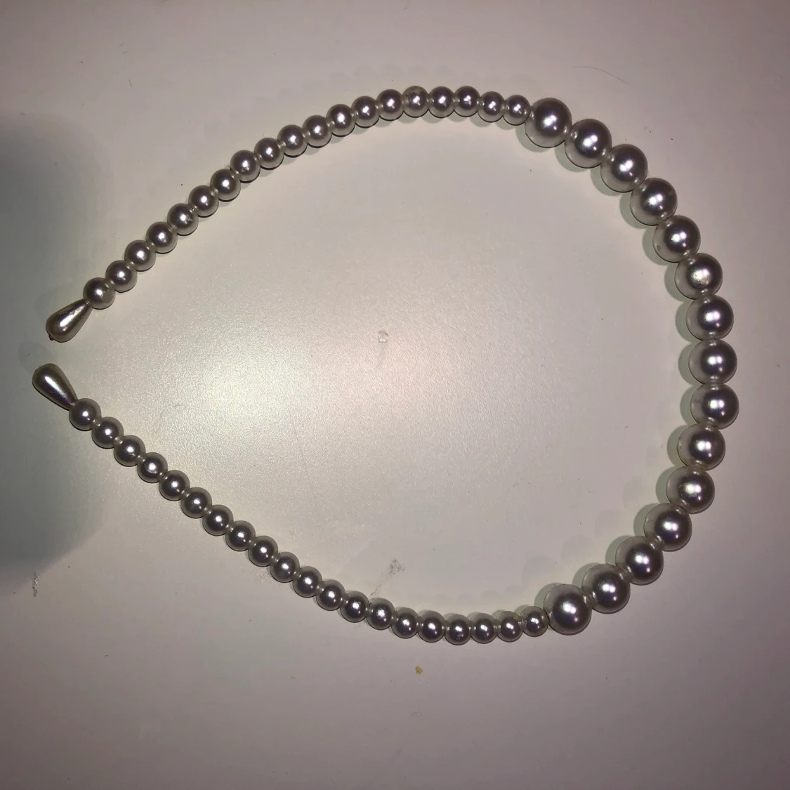 Diadem med vita pärlor  - 90