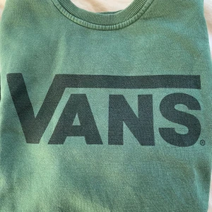 Vans sweatshirt - Mörkgrön sweatshirt från Vans | lite matt i färgen | strl M | frakt tillkommer