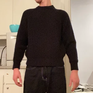 Stickat tröja - Uniclo ny pris 700 tror jag i ull blandning storlek xs