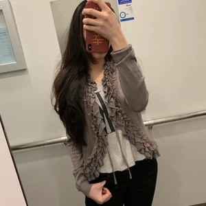 Kofta i storlek m - Kofta i storlek m, fin skick, finns hämta i Stockholm, kan även skicka via post