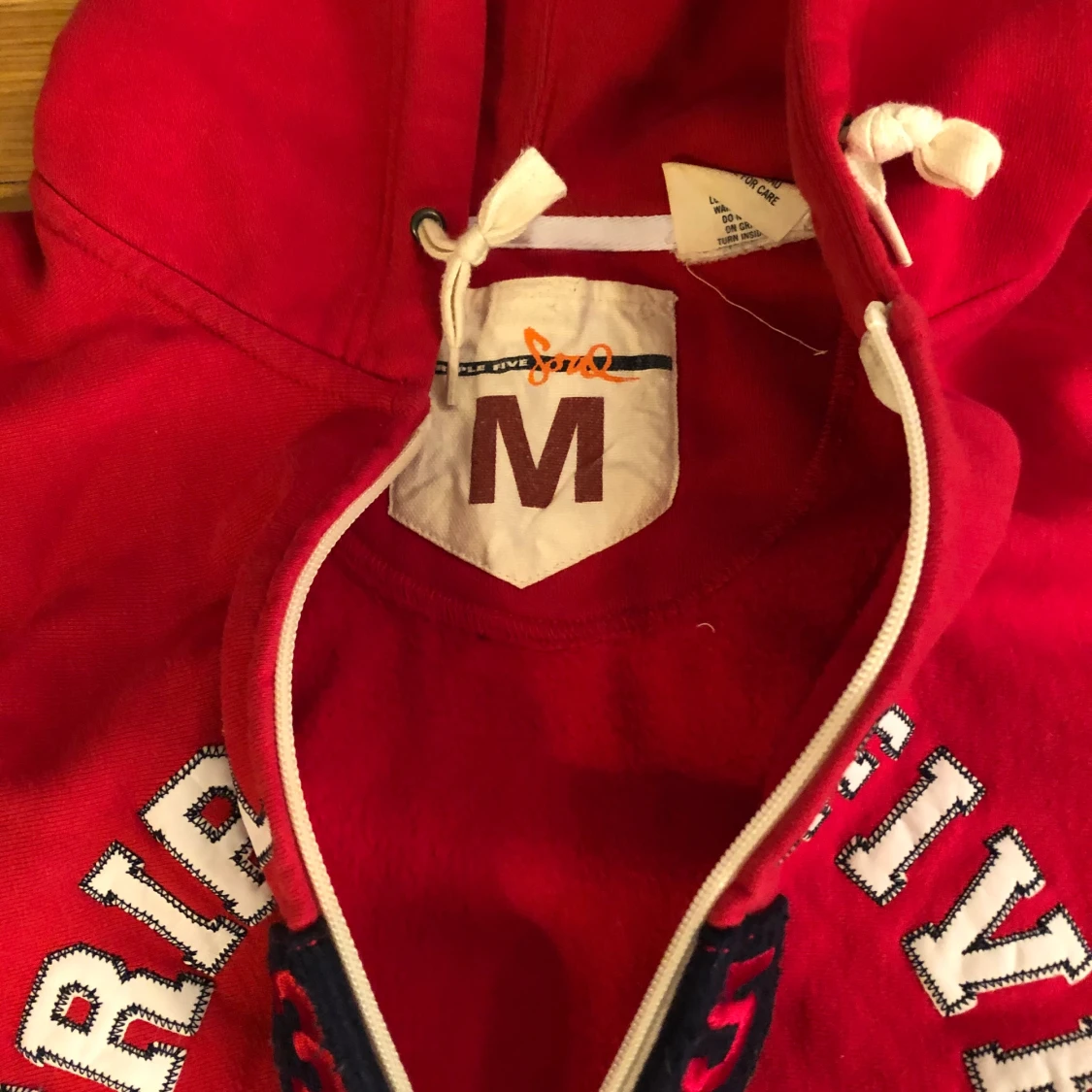 Triple 5 Soul röd hoodie  - 90