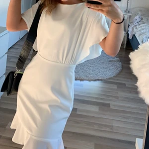 Studentklänning - Säljer nu min fina studentklänning!🥰 storlek xs-s & är i fint skick🥰 frakt ingår