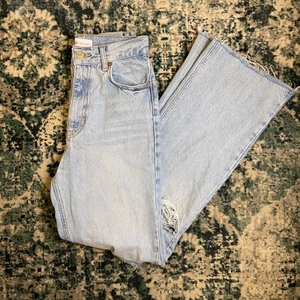 Zara Jeans - Säljer mina Zara jeans eftersom de är för små för mig nu. De passar storlek 36 och sitter fint på. 