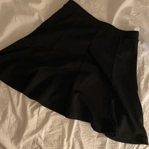 Kjol strl S - Kjol från HM i storlek S.