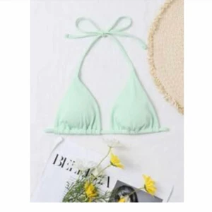 Shein bikini topp - Superfin oanvänd bikiniöverdel! Storlek S, har inlägg som går att ta ut 