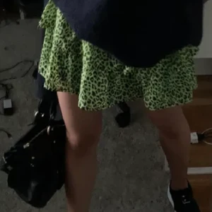 Volangkjol - Volangkjol från kappahl, aldrig använd med prislapp kvar. Passar en Xs-m väldigt stretchig.