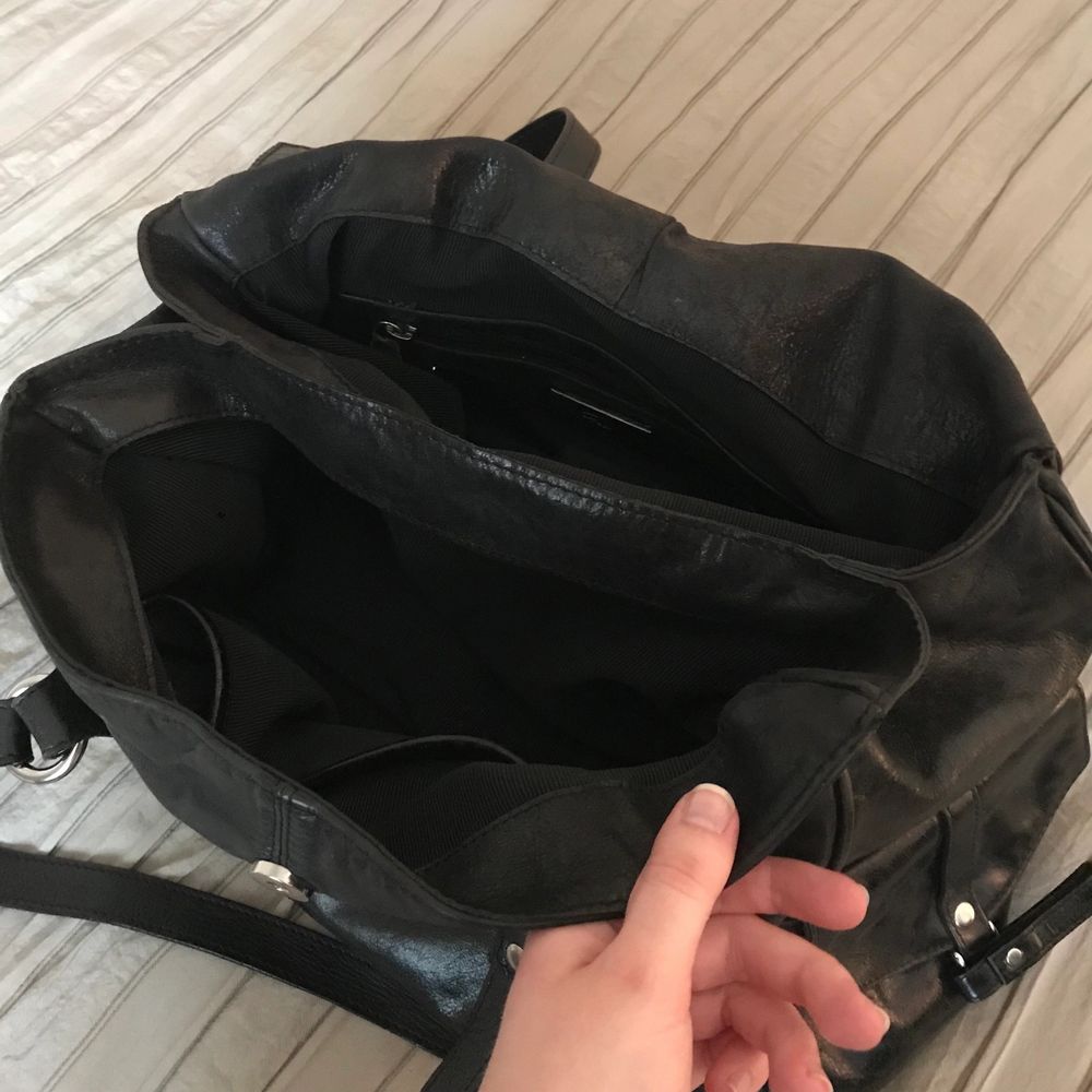 Svart stor väska - Rizzo | Plick Second Hand