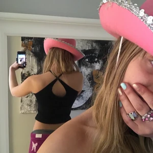 Korsad topp - En as fin korsad topp! (Både fram och bak) Från bikbok i storlek s 💖 så fin till sommaren, 🍓 pris kan diskuteras 