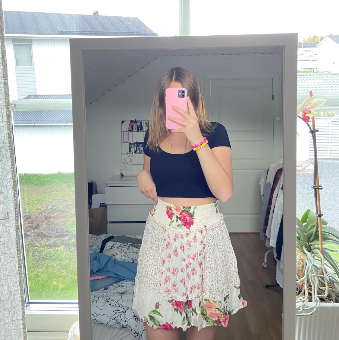 Mönstrad kjol med volang 