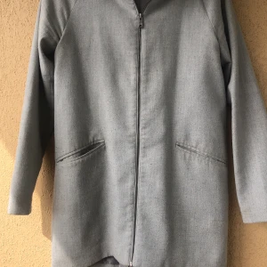 Vårjacka - Vår jacka med luva