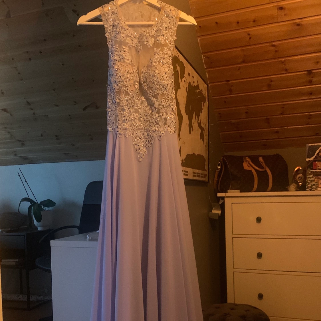 Klänning från Hebos aldrig använd - 90