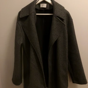 Kappa  - Knälång kappa från zara storlek S 