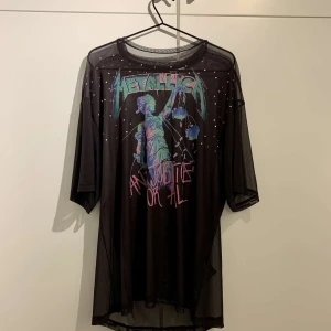 Klänning, Hm, strl S - Säljer denna klänning från Hm devided i storlek S. Säljer för 166 och frakten ingår i priset.