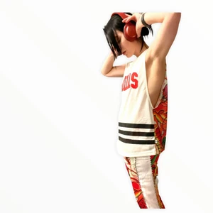 Adidas linne + byxor medium  - Så tung outfit ! 🤩 äkta så klart  säker dem ihop för 1300 