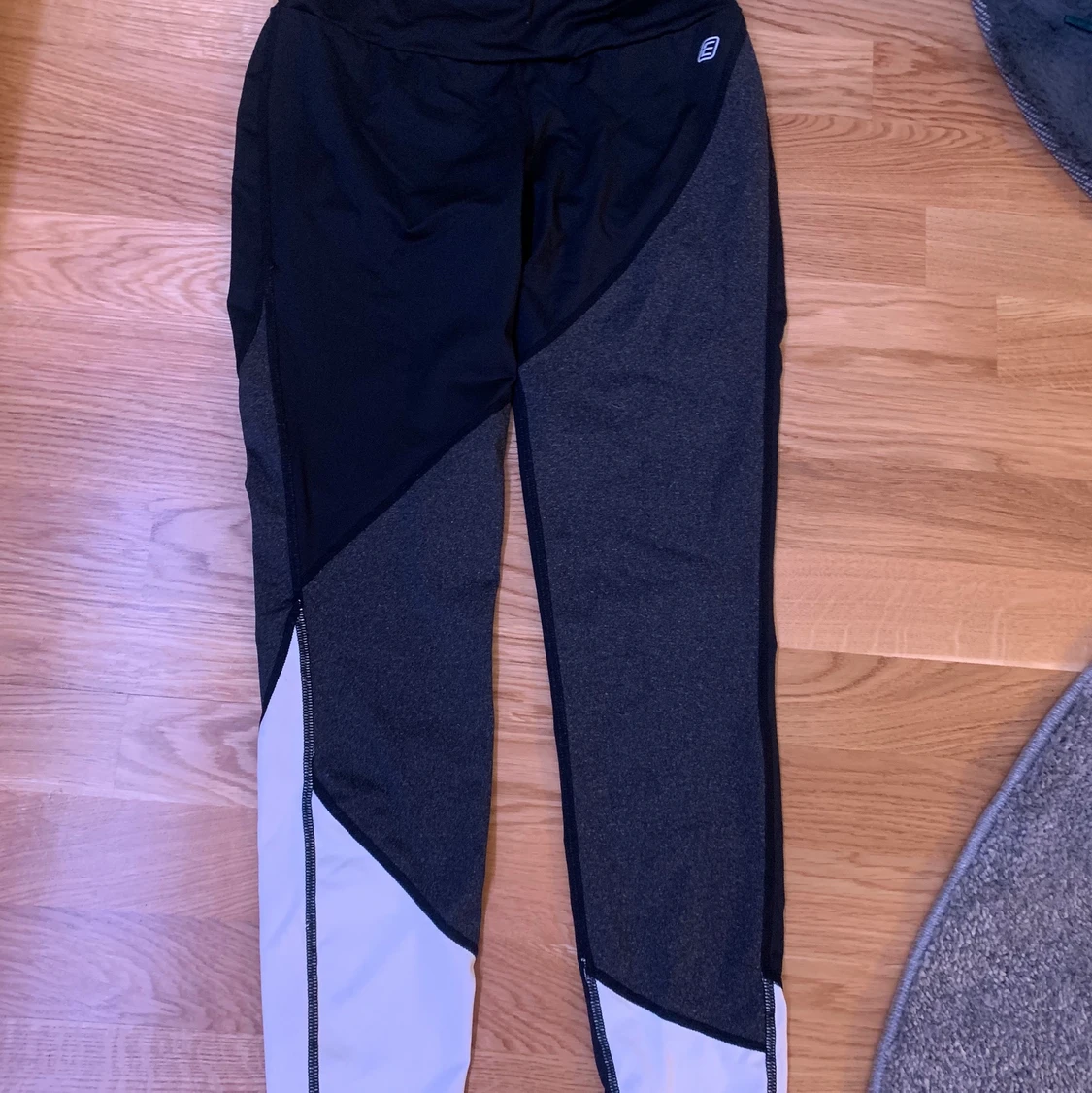 2 träningsbyxor i 1 - 90
