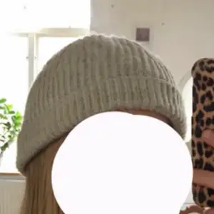 En mössa från monki. Köparen står för frakt!💗✨📦📦(Kom privat för fler bilder)💕💕