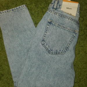 Pull & pear jeans - Säljer ett par jeans som är helt nya. Har testat de bara en gång. De passar inte mig tyvärr.