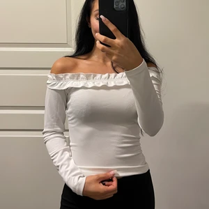 Topp strl Xs - En fin topp från Bik bok. Den är i ett bra använt skick 🦋