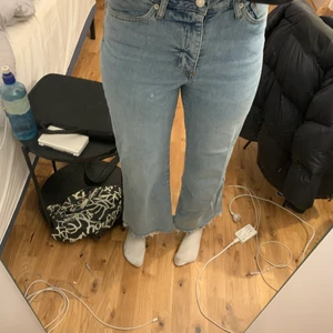 Wideleg Jeans - Fina Wideleg jeans köpta från H&M för 300 kr men använt 2-3 gånger så de är i mycket bra skick!
