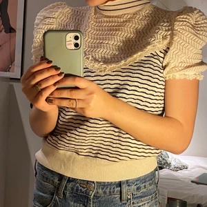 Zara topp - En oanvänd super snygg trendig topp från zara som bara är prövad, köparen står för fracken.😍 