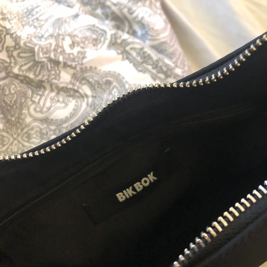 Svart Väska  - 91