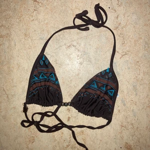 Bikiniöverdel!!😱 - Säljer den här bruna bikiniöverdelen!🤠 Frakt betalar köparen✨ Skriv om du undrar nått!!