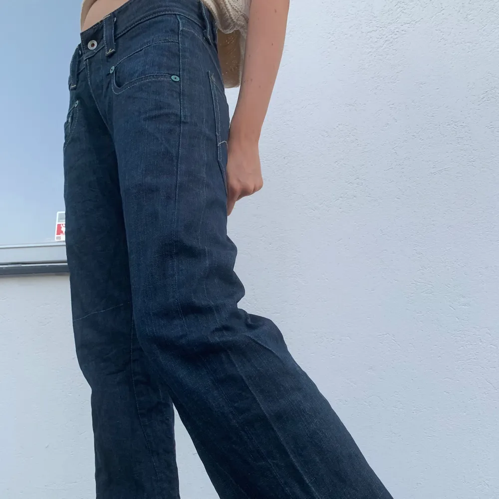 säljer ett par ascoola g star jeans❤️‍🔥 de är low waist och i en loose fit,  astrendiga!!! jeansen finns kvar :) . Jeans & Byxor.