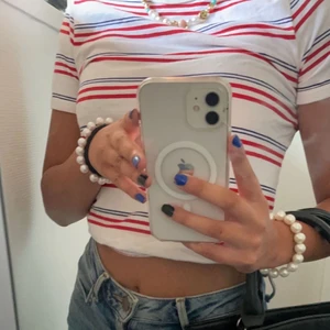 Randig tshirt⚡️⭐️ - Säljer nu min trendiga t-shirt topp i storlek S, men skulle säga att den passar allt från xxs-m🤘🏼köpare står för frakt💕