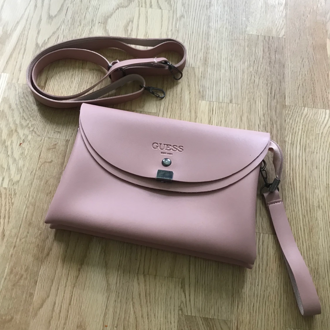 Guess väska  - 90