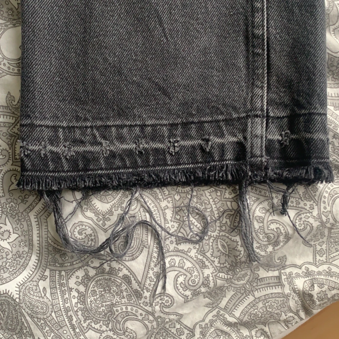 Svart/gråa jeans  - 91