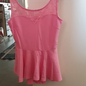 Ginatricot - Rosa linne(även snygg till tajta byxor)