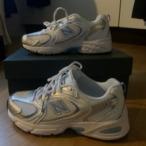 SLUTSÅLDA NEW BALANCE STRL 37 - INTRESSEKOLL!! Oanvända New BALANCE säljes. Köpta på Zalando. Säljes då jag inte längre kan returnera varan. 1000kr eller bud