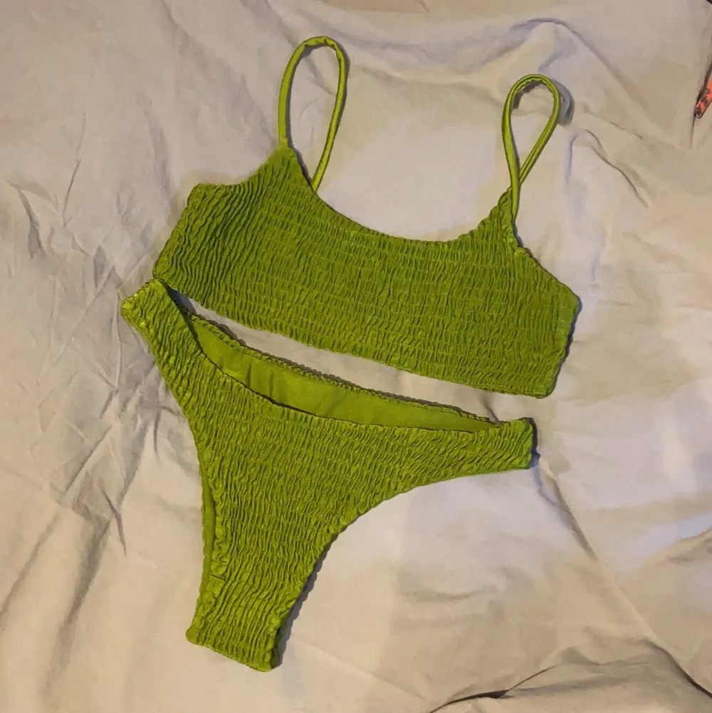 grön bikini i storlek S 🧡 nytt skick och aldrig använd!. Övrigt.