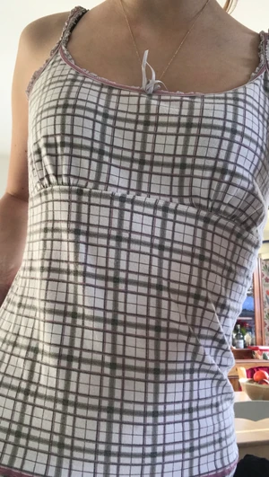 Fint linne - Fint linne i perfekta sommar färger, jättemysigt material. Storleken är L men passar bra på mig som är S