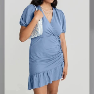 Blå sommarklännign - Jättegullig sommarklänning från gina i st xxs, aldrig använd pga för liten❤️💗