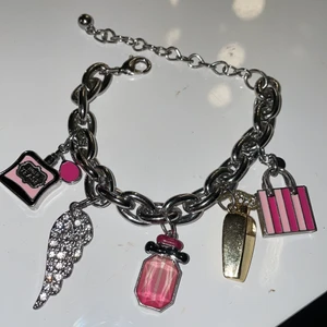 Victoria’s Secret armband - En jätte fin Victoria’s Secret armband som kommer tyvär inte till användning. Har du frågor så är det bara att skriva till mig 😃